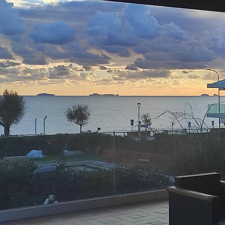 Stella Di Mare Villa Terracina Bagian luar foto