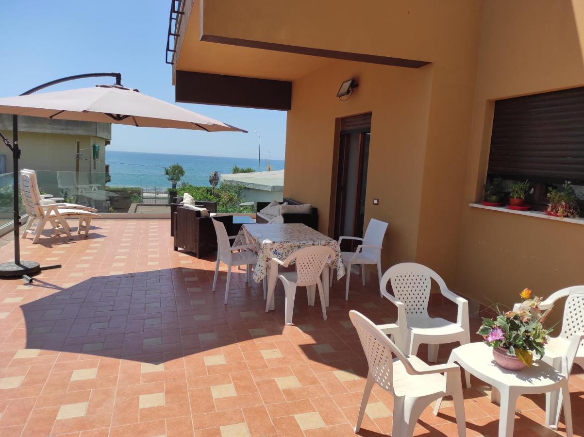 Stella Di Mare Villa Terracina Bagian luar foto